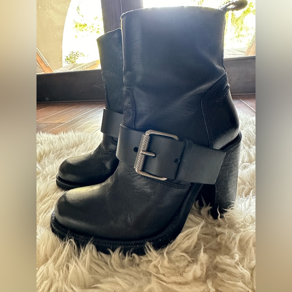 Adorable ALL SAINTS bootie with chunky platform heel & buckle detail.